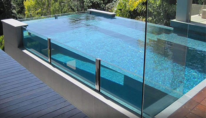 استخر شیشهای