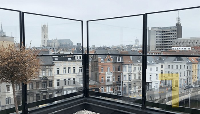 بادشکن شیشه ای