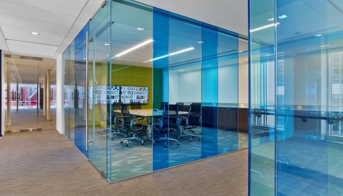 مکان استفاده از شیشه سکوریت رنگی