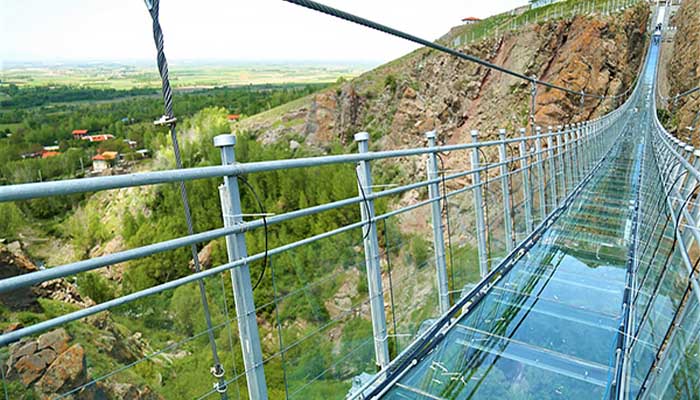 پل معلق شیشه ای