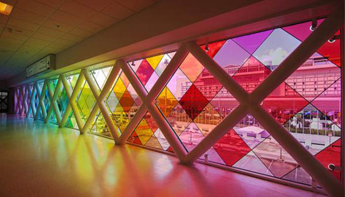 شیشه‌ های رنگی