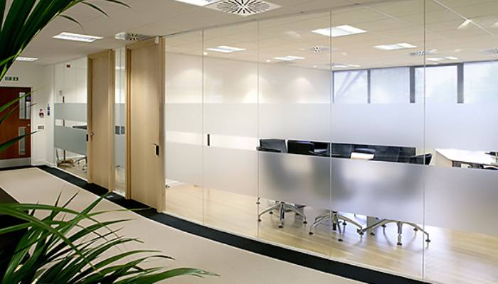 دیتیل پارتیشن های شیشه ای