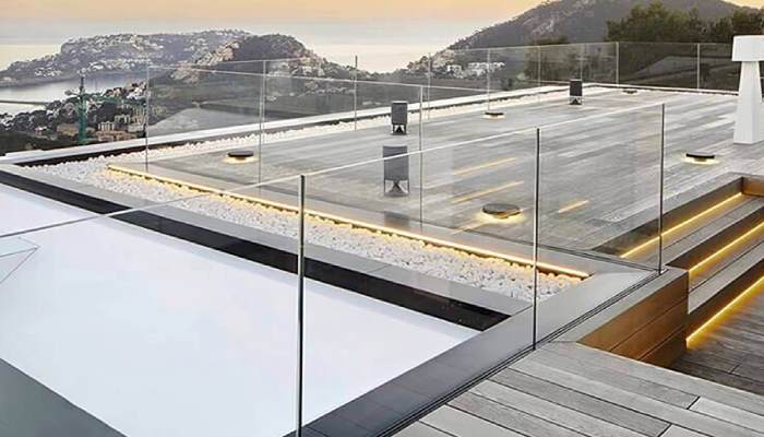 نرده شیشه‌ای دفنی چیست؟