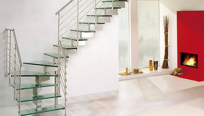 پله شیشه ای