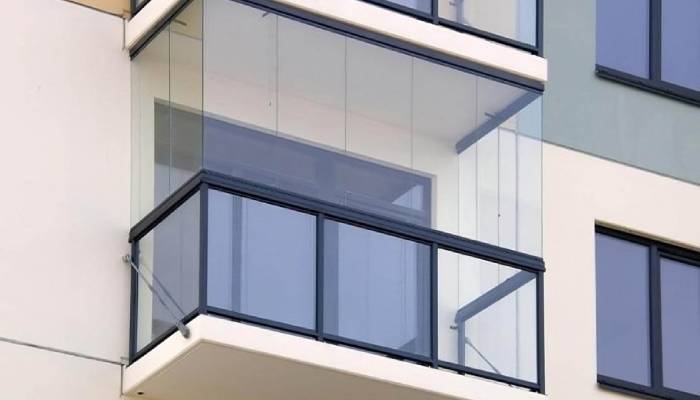 یراق آلات شیشه بالکن