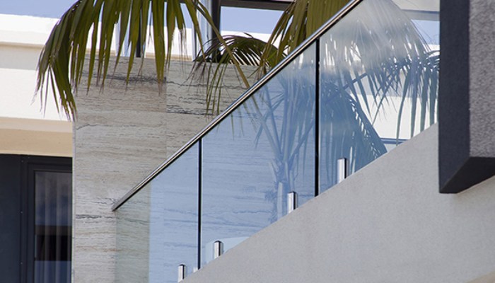 نرده های شیشه ای مدرن