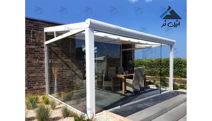 آلاچیق شیشه ای در پشت بام