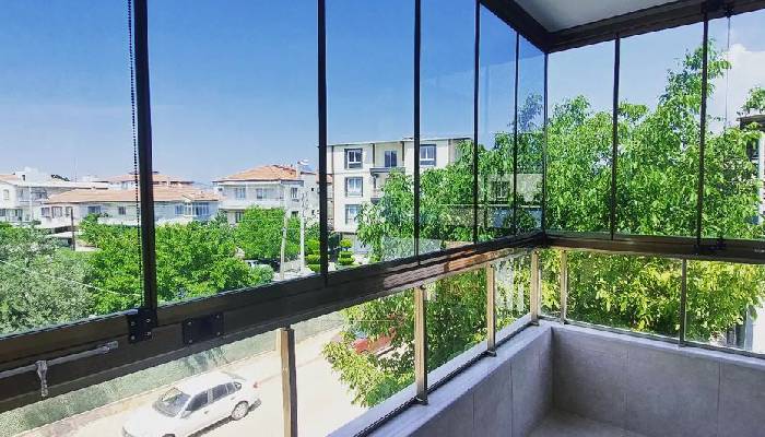 مزایای نصب شیشه بالکن متحرک