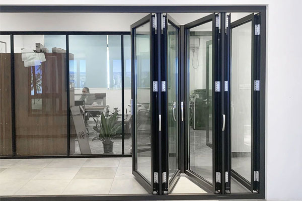 مزایای استفاده از پارتیشن متحرک دارای ریل مخفی