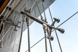 ویژگی‌های نمای شیشه‌ای اسپایدر