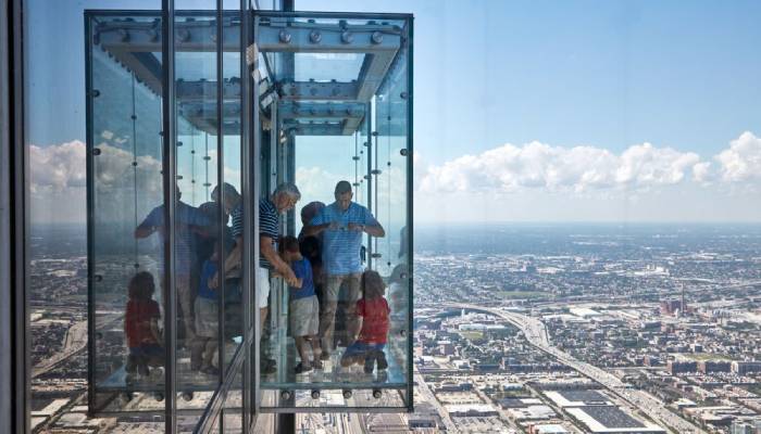 آسانسور شیشه ای