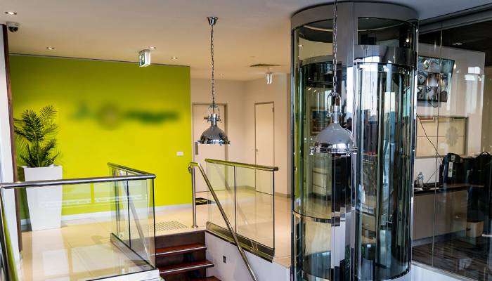 آسانسور شیشه ای