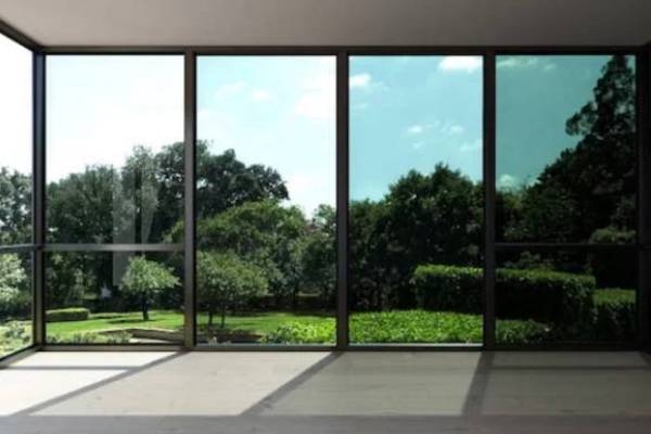 درب هوشمند با فناوری مات شونده