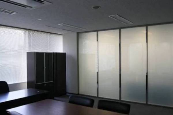 درب هوشمند با فناوری مات شونده