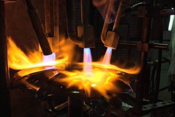 دمای ذوب شیشه چقدر است؟