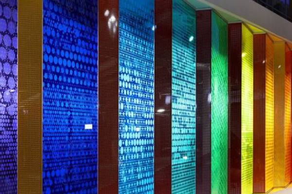 شیشه لاکوبل در ساختمان سازی