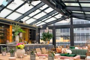 سقف شیشه ای رستوران