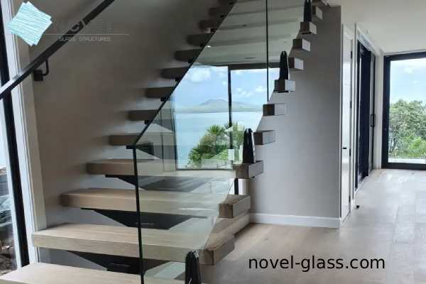 نرده شیشه ای هنزا